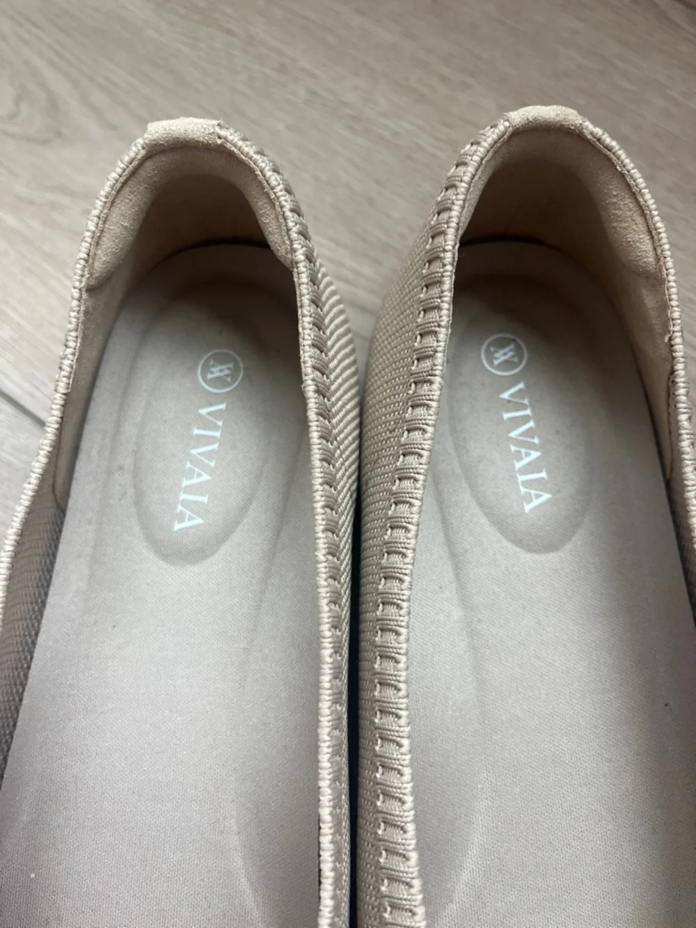 Vivaia Pointed-Toe Ballet Flats - Picture 4 of 8